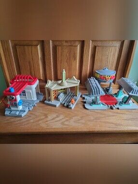 Fisher-Price GeoTrax Disney Pixar Cars Special Edition & bonus gas station